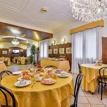 Hotel Don Abbondio 3*